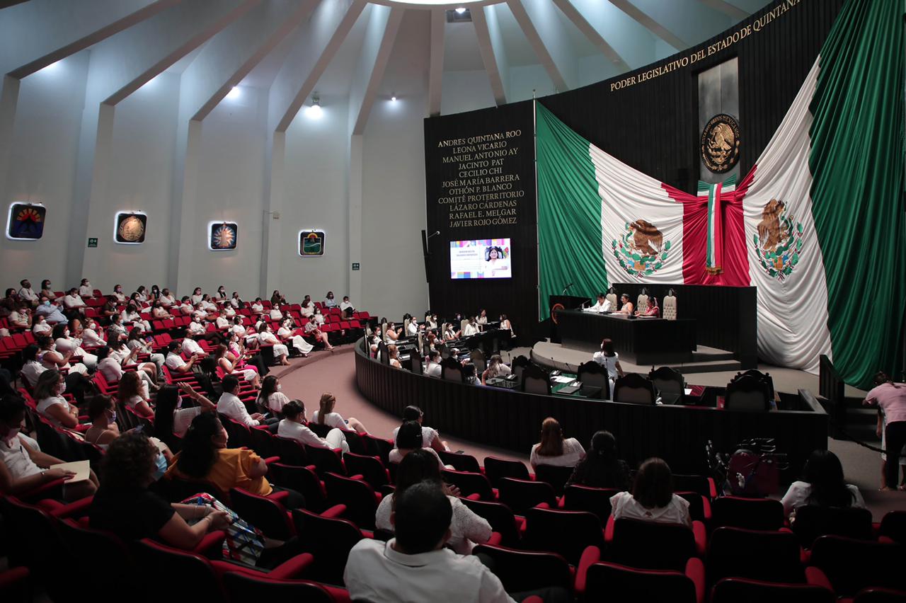Presentan parlamentarias quintanarroenses, propuestas a favor de las mujeres.