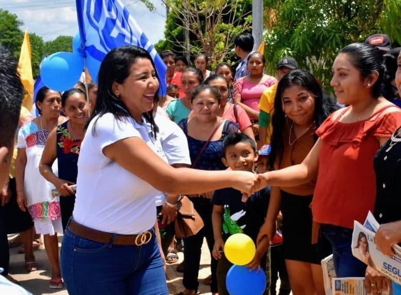 Arranca Paoly campaña en zona rural, respaldada por los habitantes de Petcacab