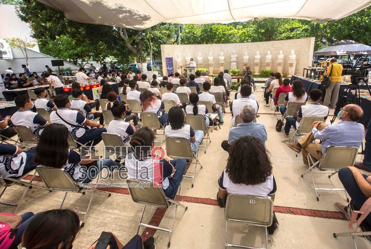 Académicos difunden aportaciones y vigencia de modelos de la historia de la Educación en Yucatán