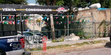 Asesinan a balazos a propietario de lote de autos en Cancún