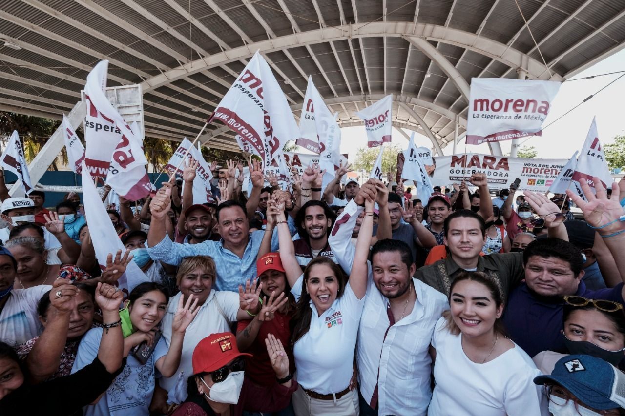 Frente a frente, cara a cara, familias de la Colosio y de La Guadalupana escuchan a Mara Lezama, en Solidaridad