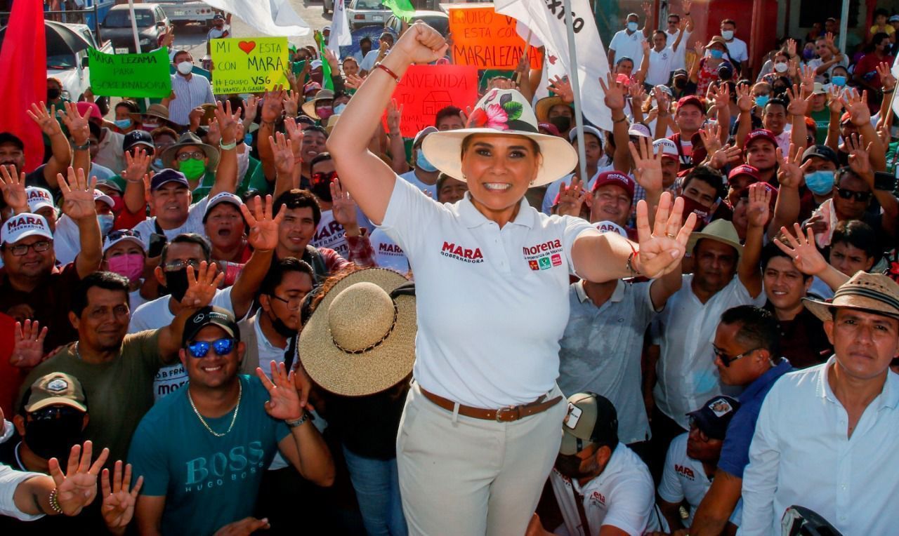 Mara Lezama camina la colonia Solidaridad, en Chetumal, y afirma que la capital debe recobrar su brillo
