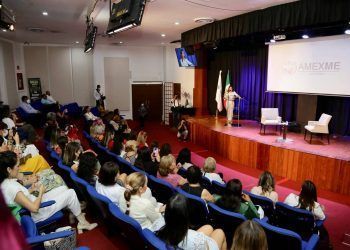 Ante empresarias, Laura Fernández afirma que el futuro de Quintana Roo está en riesgo