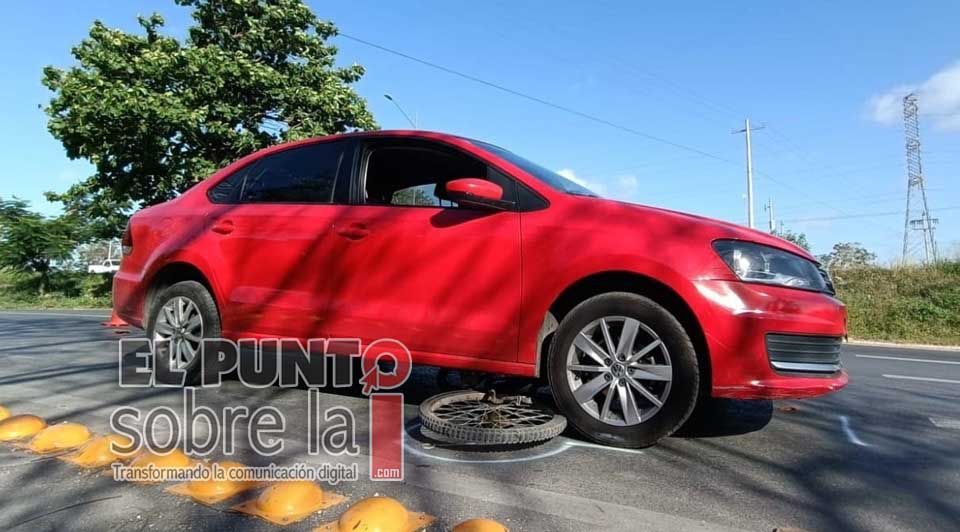 Mañana accidentada en el Periférico de Mérida, terminan lesionados ciclista y motociclista
