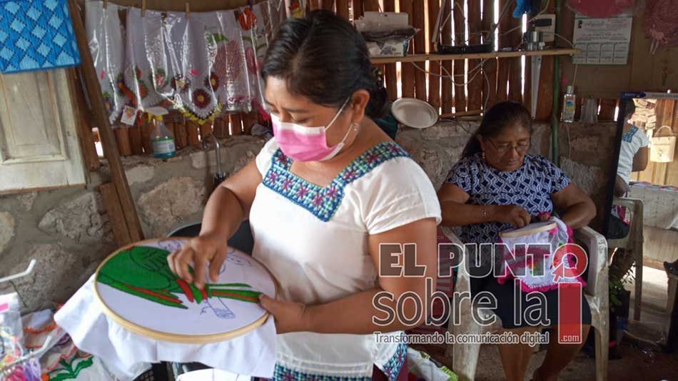 Secretaría de Economía enseñará a artesanas de Lázaro Cárdenas técnica yucateca de confección