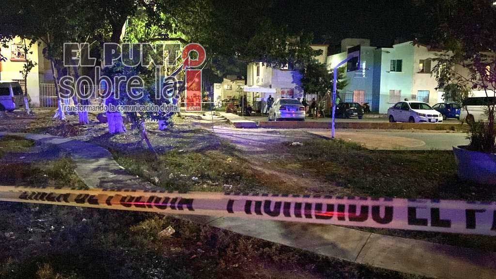 Asesinan de un disparo en la cabeza a joven que estaba en un parque de Cancún