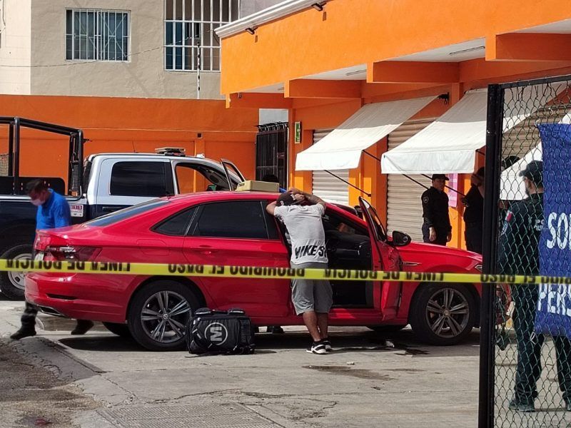 Balean a una pareja en Cancún, muere una mujer