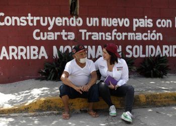 Tianguistas y vecinos de la colonia Colosio llevarán a Estefanía Mercado al congreso