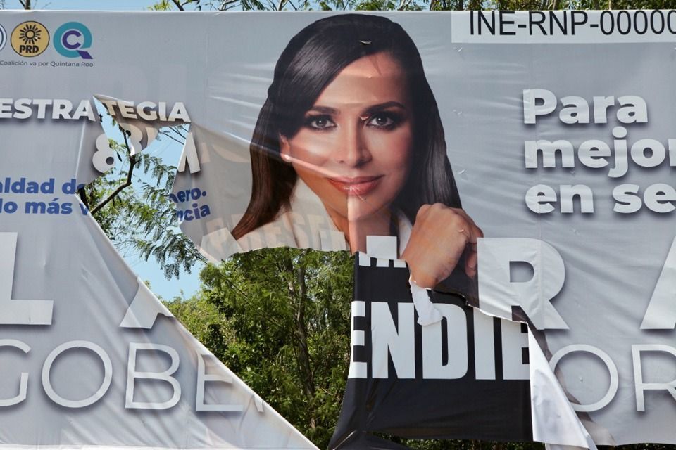 PAN y PRD presentan queja en el IEQROO por destrucción de propaganda de Laura Fernández