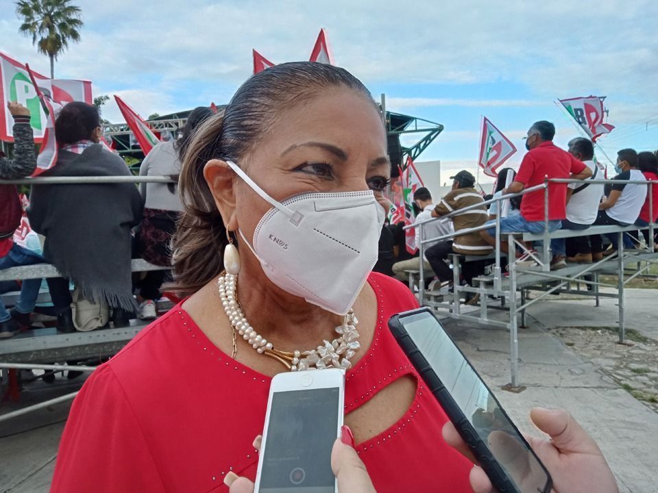 Diputada priísta recrimina a ex correligionario desertar en favor de Mara Lezama
