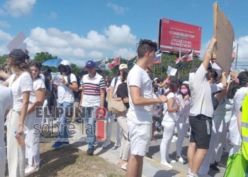 En vigor nuevas medidas para cruce seguro de estudiantes en la avenida Colosio de Cancún