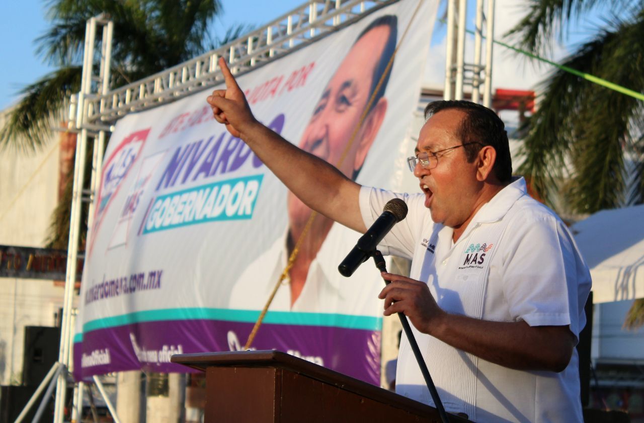 Ante solidarenses Nivardo Mena asegura paz y tranquilidad para Quintana Roo