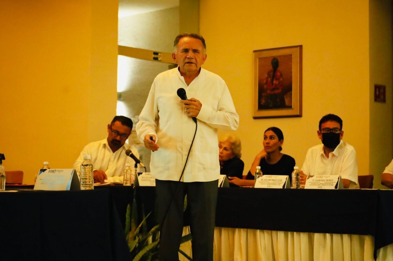 José Luis Pech se compromete a no subir derechos estatales más allá de lo aumente la inflación
