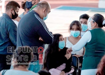 Aplican a solidarenses 1a, 2a dosis y refuerzo contra COVID-19
