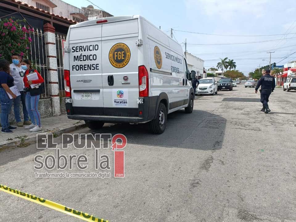 Conductor fallece al volante de su vehículo en fraccionamiento de Mérida