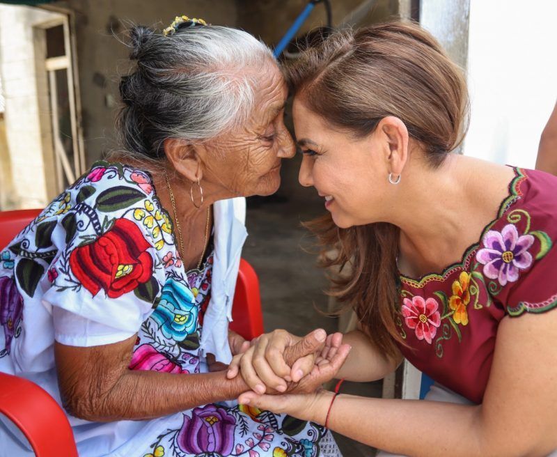 En la zona Maya de Tulum, la candidata de Morena Mara Lezama constata carencias y ofrece programas sociales para abatirlas