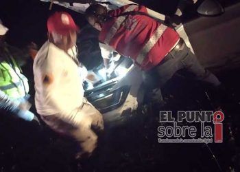 Accidente «con suerte» de dos turistas ecuatorianos en Lázaro Cárdenas