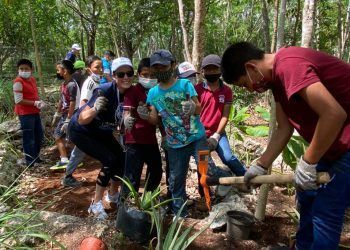 Agentes de viaje benefician a estudiantes de primaria en Cancún