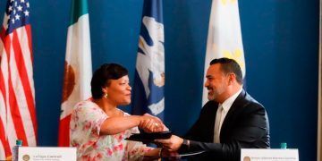 Alcalde de Mérida prosigue gira por el extranjero y firma hermanamiento con Nueva Orleans