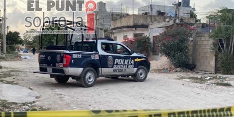 Asesinan a balazos a dos sujetos en asentamiento irregular de Cancún