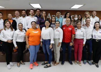 Combate a la corrupción y transparencia en el presupuesto, tarea de Estefanía Mercado en el Congreso