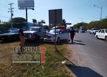Cinco carambolas casi al mismo tiempo involucran a unos 25 vehículos en el Periférico