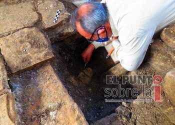 Descubren en Palenque una cabeza estucada del joven dios del maíz, vinculada a depósito ritual