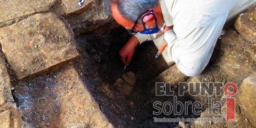Descubren en Palenque una cabeza estucada del joven dios del maíz, vinculada a depósito ritual