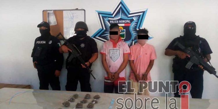 Detenidos dos narcomenudistas en un poblado de Tulum
