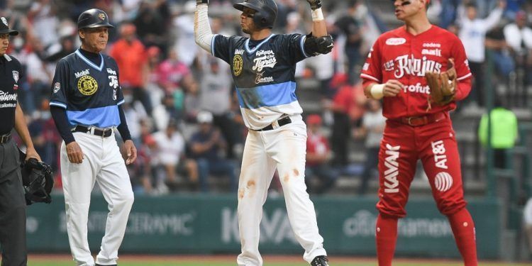 Diablos supera 8-6 a Tigres en vibrante duelo de volteretas