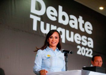 Laura Fernández pide a quienes estén hartos de la violencia y los baches; “votar por ella”