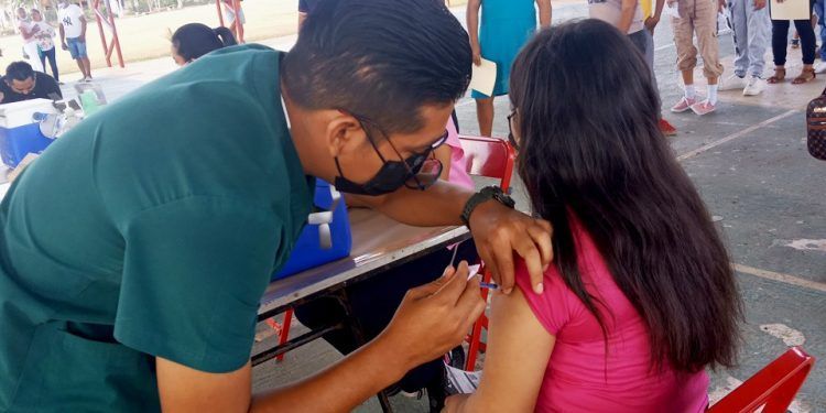 Inicia en Lázaro Cárdenas jornada de vacunación para menores de 12 a 14 años