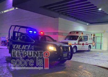 Persiguen a joven desde estacionamiento de súper mercado en Cancún para balearlo
