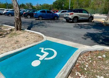 Pandemia y compras virtuales desaparecen sitios de estacionamiento para discapacitados