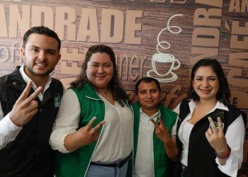 Se cae en pedazos el PAN