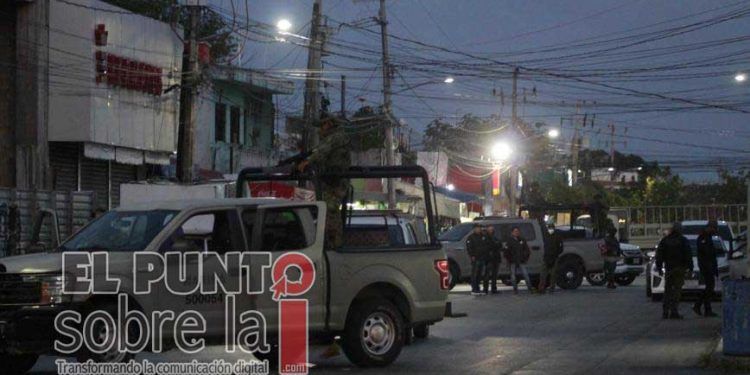 En busca de drogas, catean cuartería cerca del “Crucero” de Cancún