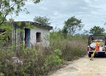 Arrojan cuerpo humano a un cenote urbano de Cancún