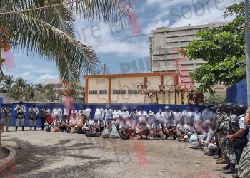 Redada en la zona hotelera de Cancún termina con 51 vendedores ambulantes detenidos