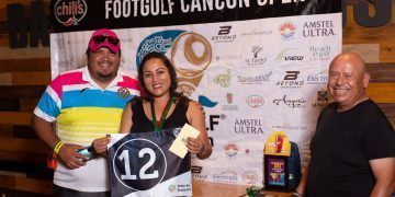 Dinora Cruz, Julio Flores y Piero Menor, ganadores del FootGolf Cancún Open