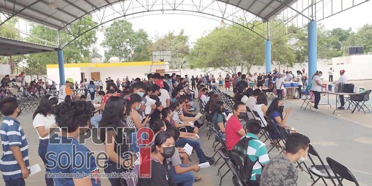 Aplican unas dos mil dosis de vacuna Pfizer para adolescentes en Carrillo Puerto
