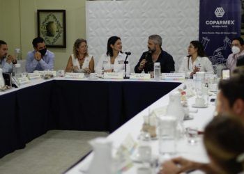 Estefanía Mercado logra acuerdos sólidos con los empresarios en foro de COPARMEX