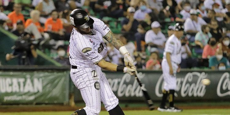 Los Leones hunden el galeón pirata, ganan 5-1 en casa