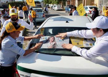 Créditos directos para autos o casas ofrece Laura Fernández a taxistas de Cancún