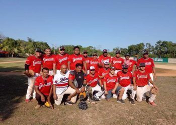 Tigres de Sergio Butrón Casas igualan serie final de beisbol municipal