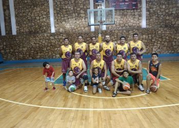 Uro-Team continua con su dominio en la Liga de Basquetbol de Veteranos