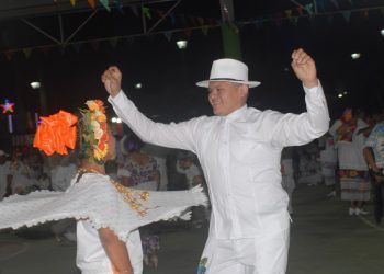 Irrumpe vaquería por vez primera desde 2019 en fiesta patronal de Lázaro Cárdenas