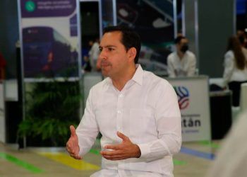 AMLO incluye por vez primera a Mauricio Vila en lista de presidenciables para 2024