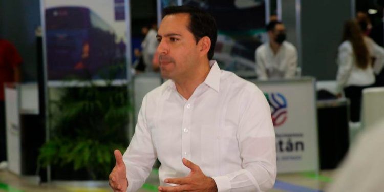 AMLO incluye por vez primera a Mauricio Vila en lista de presidenciables para 2024