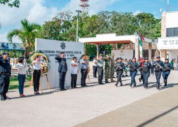 Ayuntamiento de Tulum rinde honores a policías caídos en el cumplimiento del deber