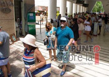 Personal de vigilancia de Chichen Itzá, orgulloso de resarcir pérdidas a turistas